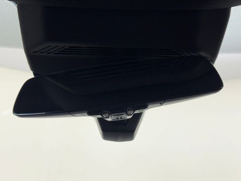 Used 2023 BMW i7 xDrive60 w/ Executive Package 2 image 34