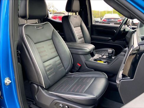 Used 2024 GMC Sierra 1500 AT4X image 9