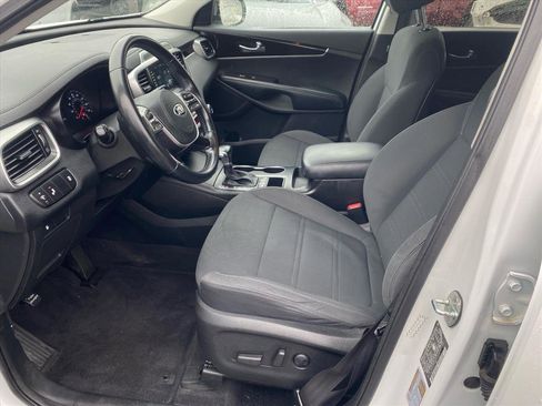 Used 2020 Kia Sorento S image 9