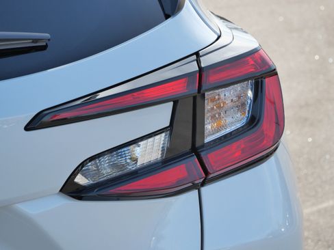 Used 2025 Subaru Crosstrek 2.0i Premium w/ Crosstrek Mirror Package image 17