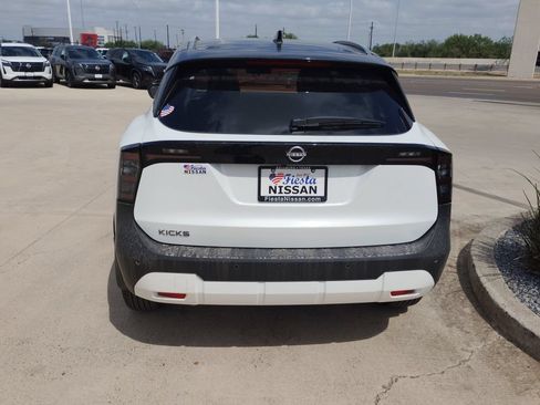 New 2026 Nissan Kicks SV FWD image 17