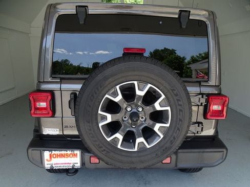 Certified 2025 Jeep Wrangler Unlimited Sahara AWD/4WD image 19