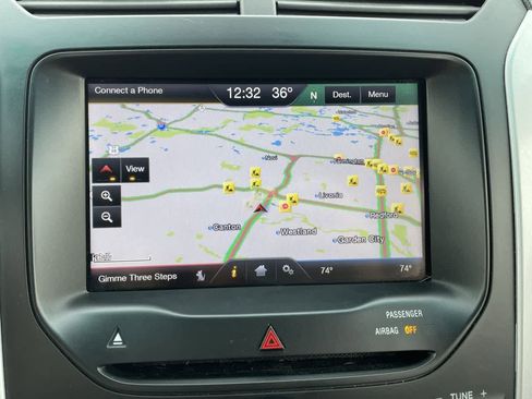 Used 2014 Ford Explorer XLT w/ Equipment Group 202A image 21