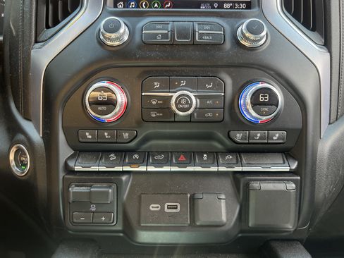 Used 2019 GMC Sierra 1500 SLT w/ SLT Premium Package AWD/4WD image 41