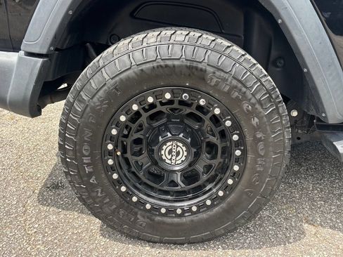 Used 2019 Jeep Wrangler Sport AWD/4WD image 11