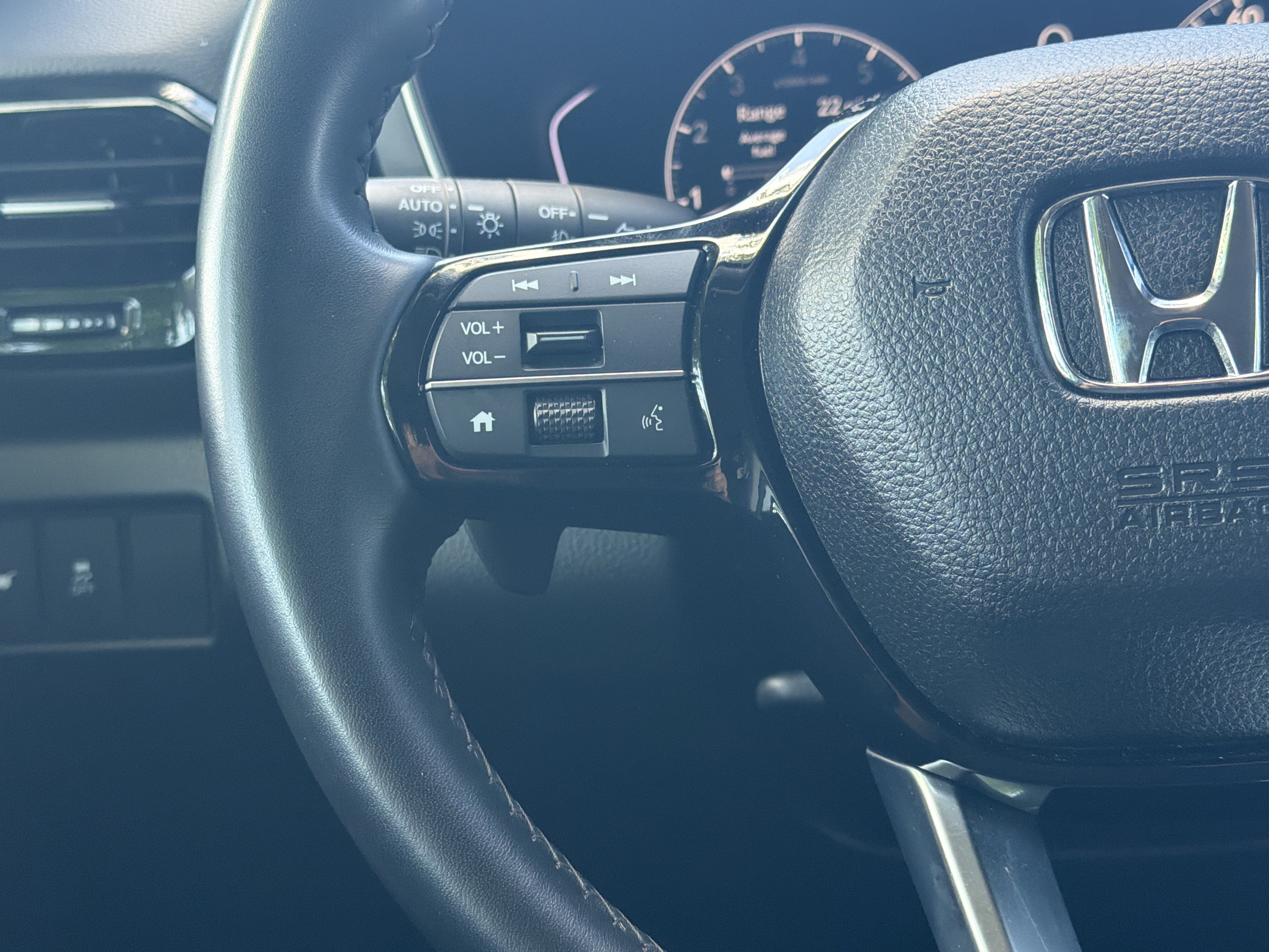 Used 2025 Honda Pilot EX-L image 18