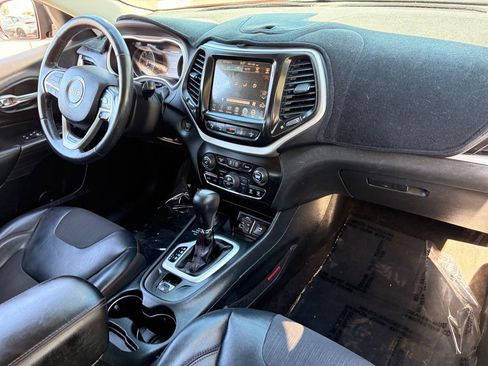 Used 2015 Jeep Cherokee Trailhawk w/ Comfort/Convenience Group AWD/4WD image 13