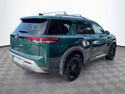 Used 2024 Nissan Pathfinder SL w/ Black Appearance Package AWD/4WD image 6