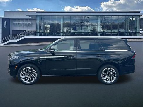 New 2026 Lincoln Navigator Reserve AWD/4WD image 4