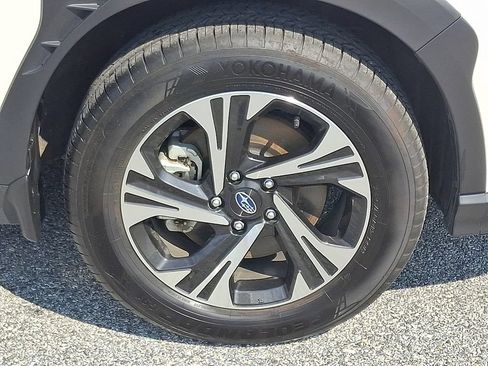 Certified 2025 Subaru Crosstrek 2.5i Premium AWD/4WD image 9