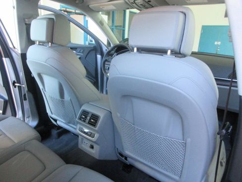 Used 2024 Audi Q5 2.0T Premium Plus w/ Premium Plus Package AWD/4WD image 36