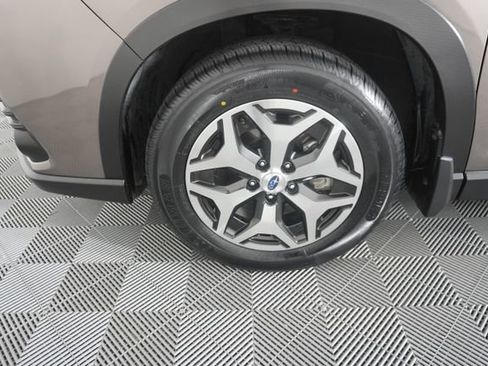 Used 2023 Subaru Forester Premium AWD/4WD image 16