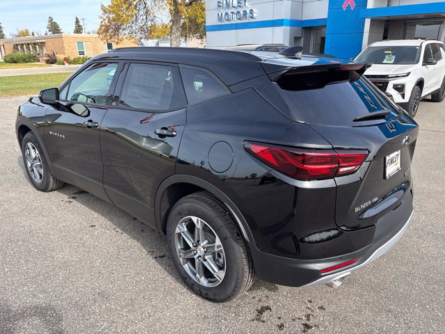 New 2026 Chevrolet Blazer LT w/ Sound & Technology Package AWD/4WD image 11