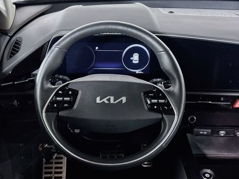 Certified 2023 Kia Niro Wave FWD image 14