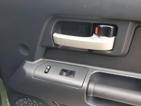 Used 2014 Toyota FJ Cruiser 2WD w/ Convenience Package image 37