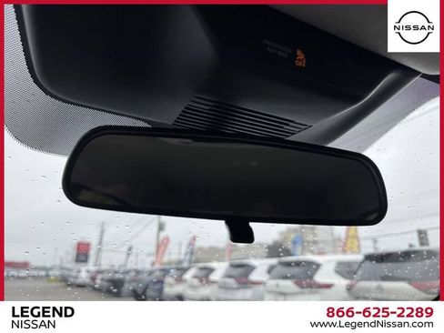 Certified 2025 Nissan Kicks SV AWD/4WD image 30