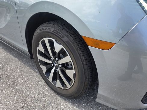 Used 2025 Honda Odyssey EX-L image 12