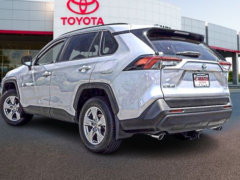Used 2023 Toyota RAV4 LE AWD/4WD image 8