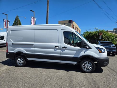 New 2025 Ford Transit 250 148 Medium Roof image 4