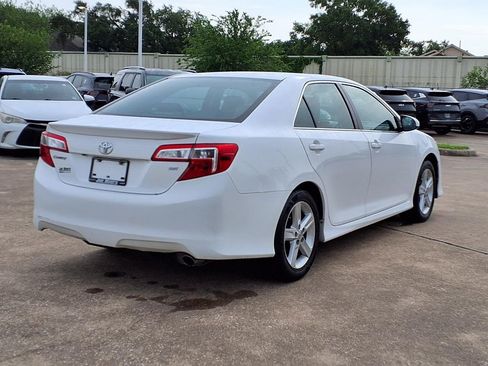 Used 2014 Toyota Camry SE FWD image 4