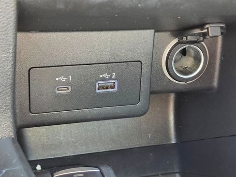 Used 2023 Nissan Kicks SR w/ SR Premium Package FWD image 31