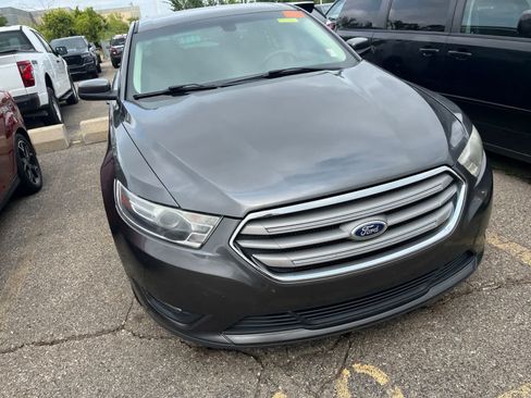 Used 2015 Ford Taurus SEL w/ Equipment Group 201A AWD/4WD image 23