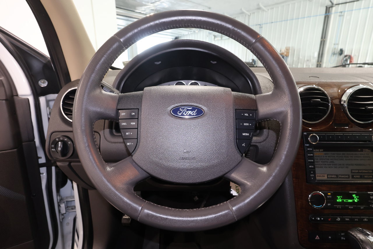 Used 2008 Ford Taurus X Limited FWD image 7