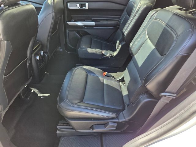 Used 2022 Ford Explorer Limited w/ Equipment Group 301A AWD/4WD image 12