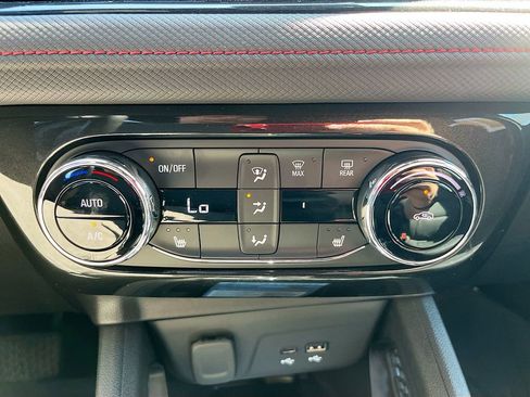 Used 2025 Chevrolet TrailBlazer RS w/ Convenience Package FWD image 15