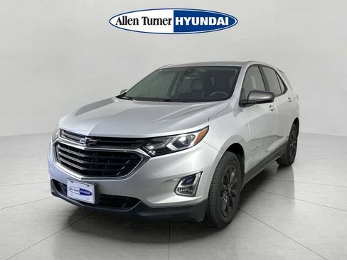 Used 2020 Chevrolet Equinox LS FWD image 4