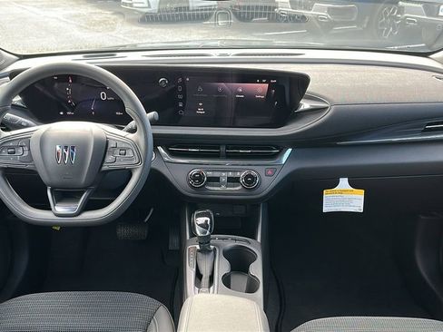 Used 2025 Buick Envista Preferred image 10