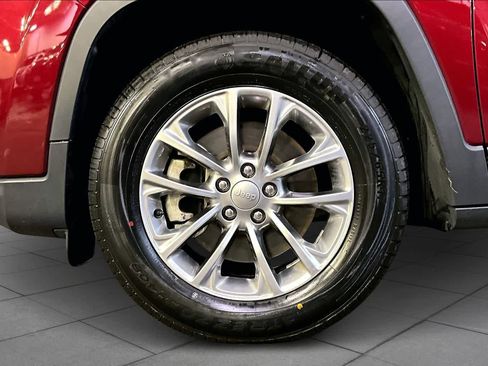 Used 2021 Jeep Cherokee Latitude Lux image 10