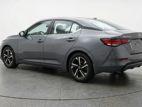 Used 2025 Nissan Sentra SV image 6
