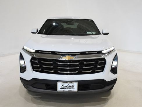 Used 2025 Chevrolet Equinox LT FWD image 2