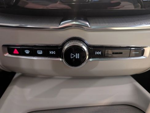 Used 2023 Volvo XC60 B5 Plus w/ Climate Package image 24