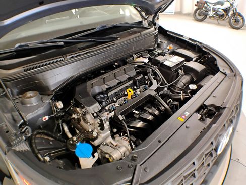 Used 2021 Hyundai Venue SE image 18