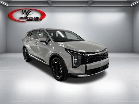 Used 2026 Kia Sportage EX FWD image 3