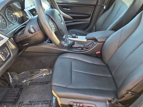 Used 2017 BMW 320i Sedan RWD image 13