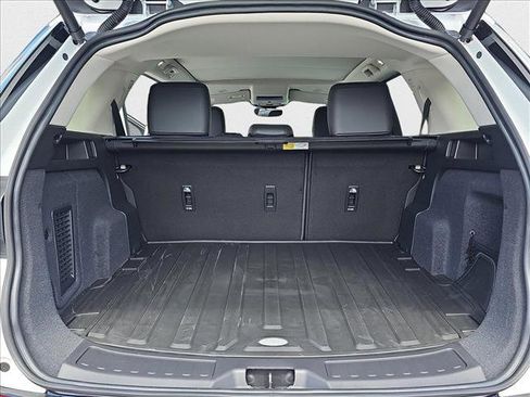 New 2025 Land Rover Discovery Sport S image 13