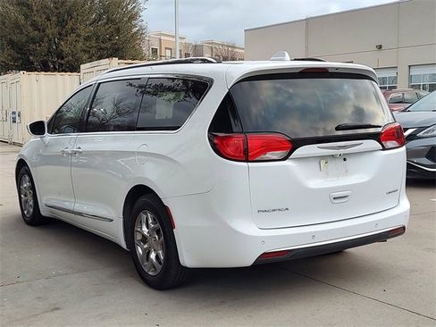 Certified 2019 Chrysler Pacifica Limited image 7