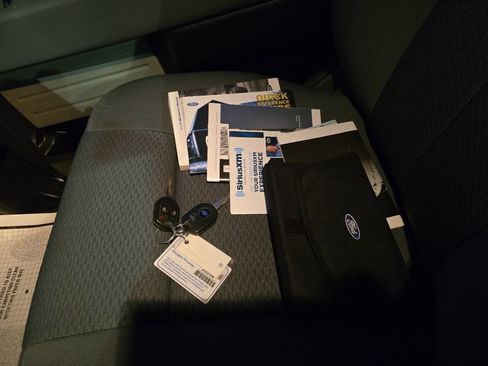 Used 2013 Ford F150 XLT w/ Mid Equipment Group image 27