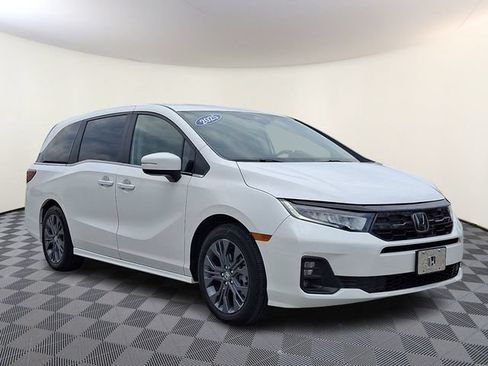 Used 2025 Honda Odyssey Touring image 1
