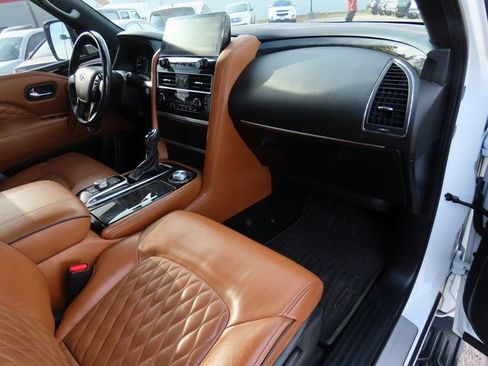 Used 2023 INFINITI QX80 Sensory w/ All-Season Package image 12