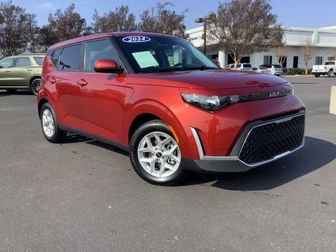 Used 2024 Kia Soul LX w/ Option Group 015 image 2