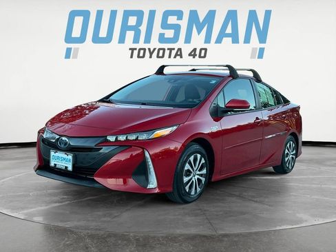 Used 2022 Toyota Prius Prime XLE image 2