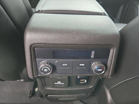 Used 2018 GMC Acadia SLT image 16