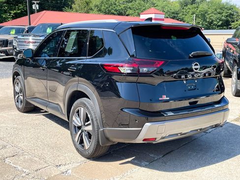 Used 2024 Nissan Rogue SL w/ SL Premium Package FWD image 5