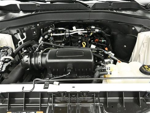 Certified 2021 Ford Explorer XLT w/ Equipment Group 202A image 35