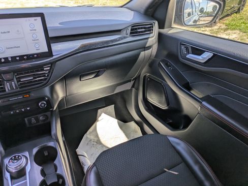 Used 2024 Ford Escape ST-Line w/ Tech Pack #1 FWD image 16