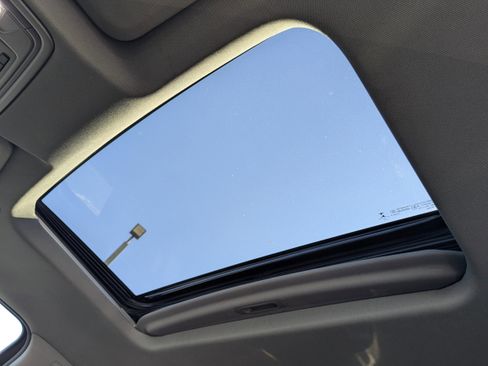 Certified 2022 GMC Sierra 2500 Denali w/ Denali Black Diamond Edition image 23